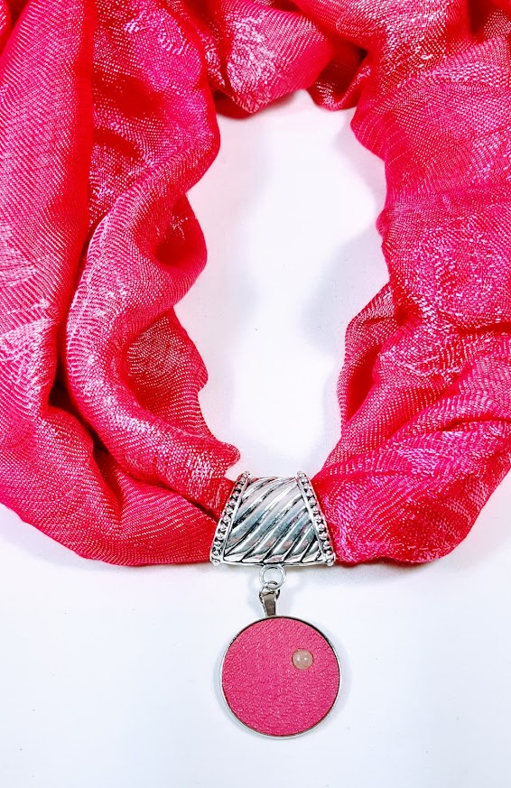 B&eacute;li&egrave;re de foulard avec cuir