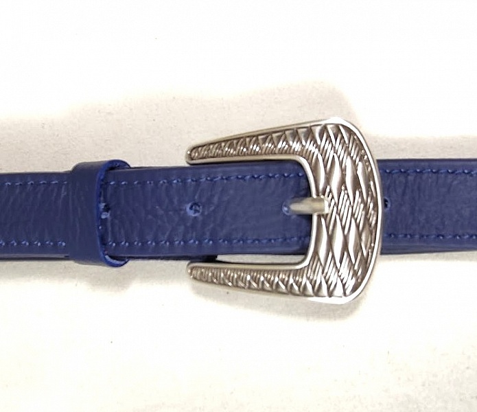 Ceinture pour Elle, en cuir bleu marine, boucle nickel&eacute;e coloris argent vieilli.