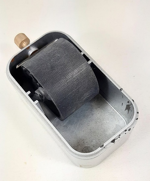 Outils pour le travail du cuir: rouleau applicateur de finition de tranche