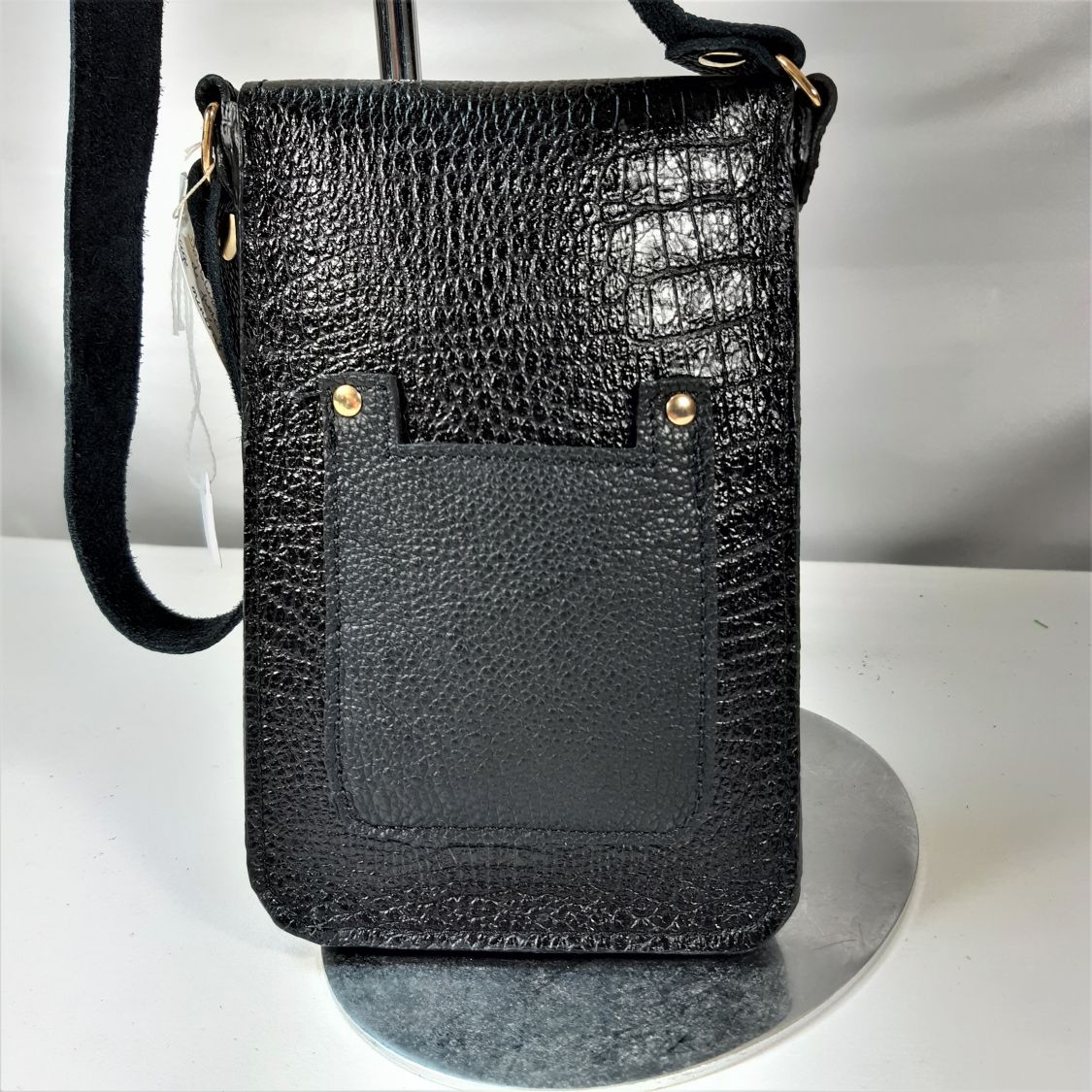 Smartphone-Tasche aus bedrucktem Rindsleder in Schwarz.