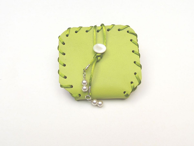 Rattenschwanz 1mm Synthetikmaterial.