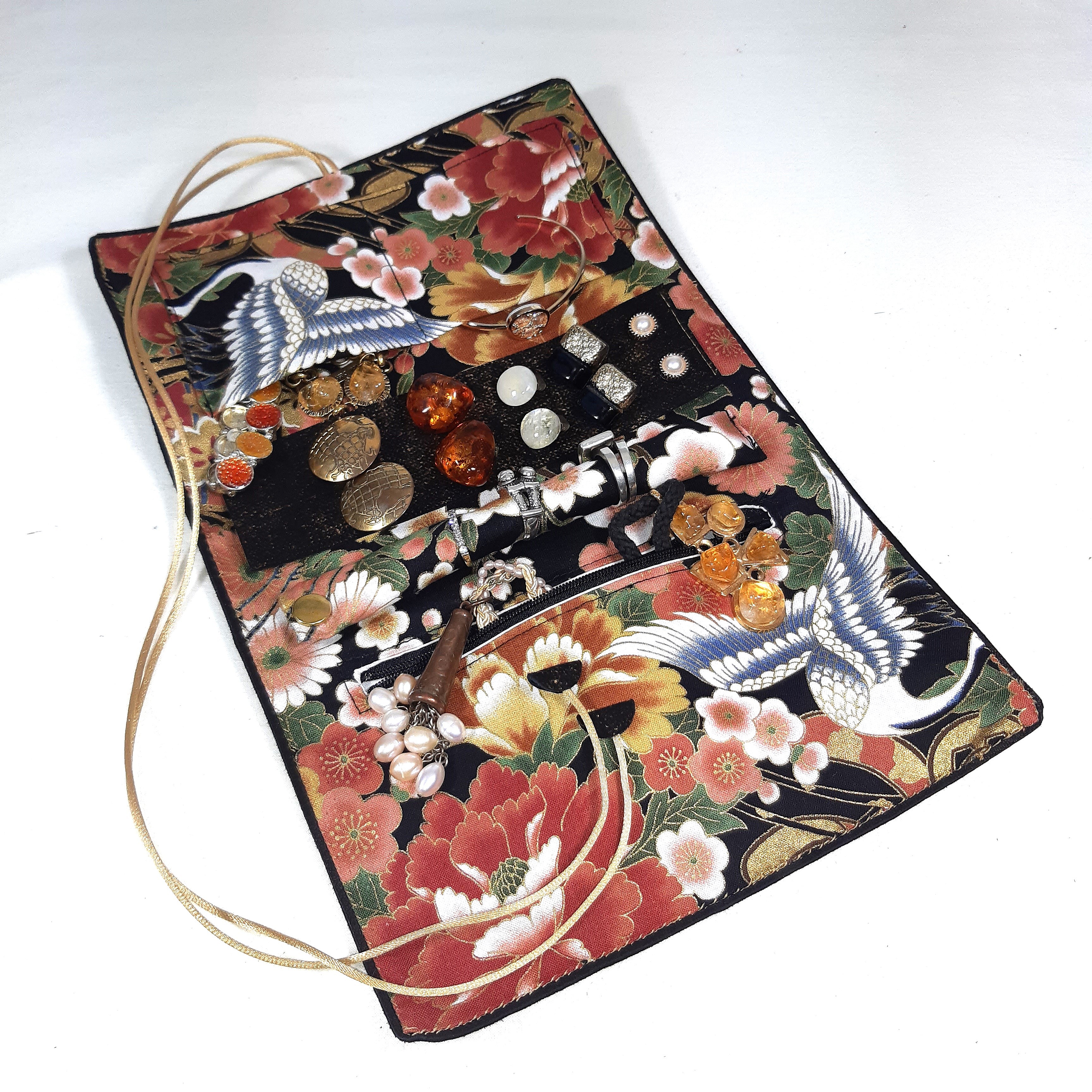 Trousse de voyage en cuir pour bijoux.