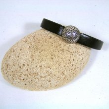 Armband aus schwarzem Rindsleder mit magnetischer Golfballschließe